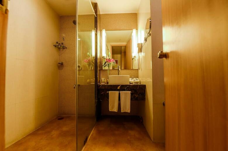 Express Inn The Business Luxury Hotel
