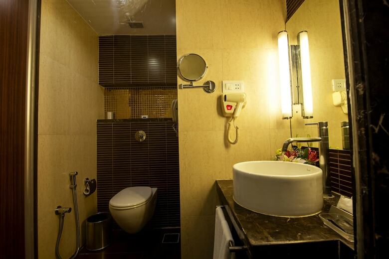 Express Inn The Business Luxury Hotel