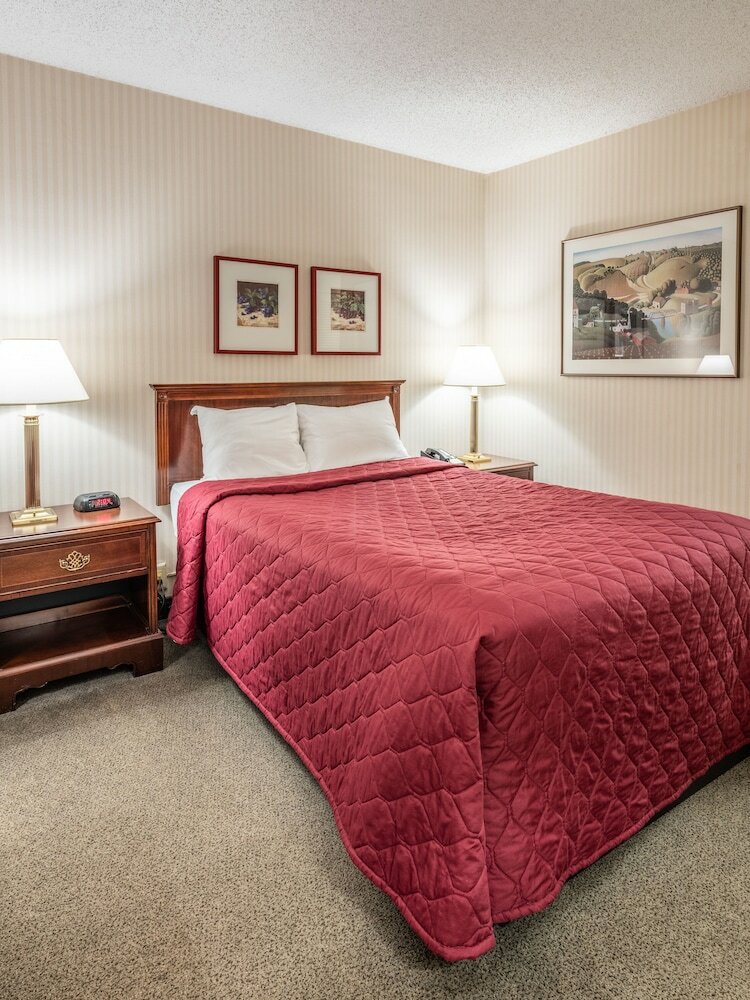 University Place Hotel & Conference Center