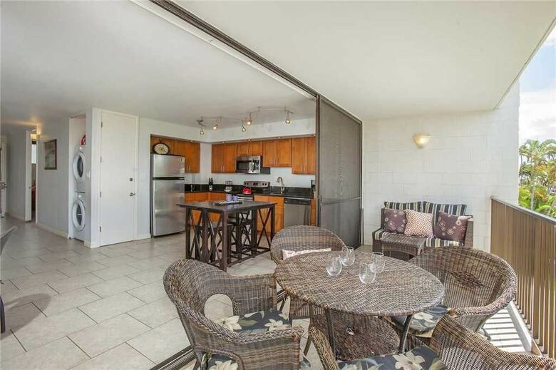 Maui Parkshore 306 - 2 Br Condo