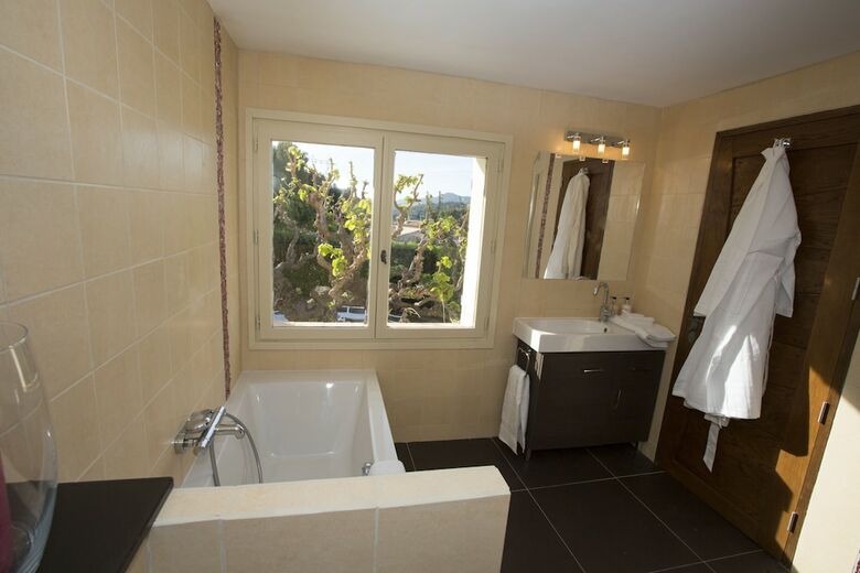 Bed & Breakfast Mas Des Avelines