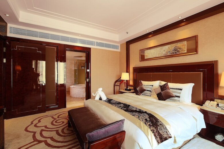 Embassador International Hotel