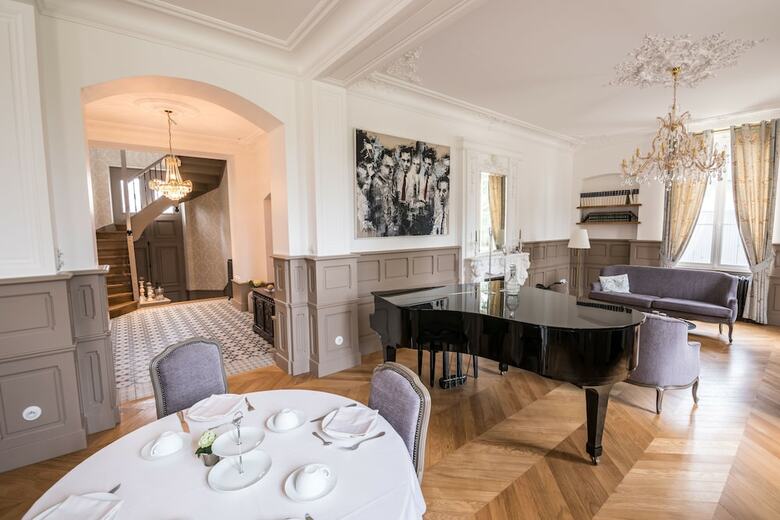 Hotel Ch�teau De Montabert