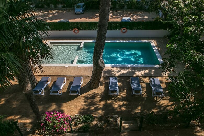 Rv Hotels Apartamentos Benelux