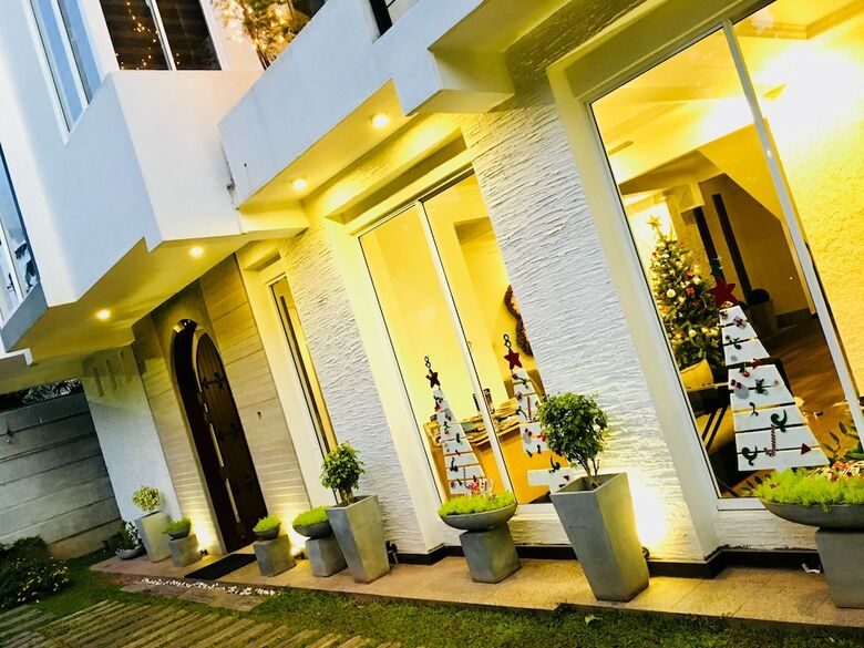 Hotel 8 Plus Motels