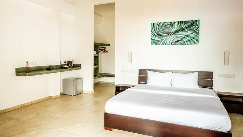 Hotel Green Parrot Beach Resort