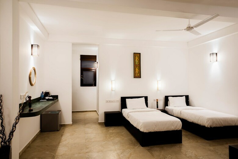 Hotel Green Parrot Beach Resort