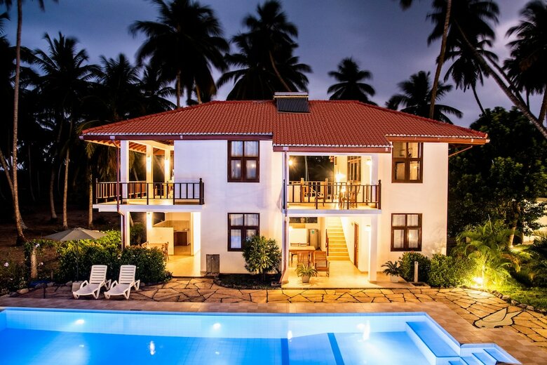 Hotel Green Parrot Beach Resort