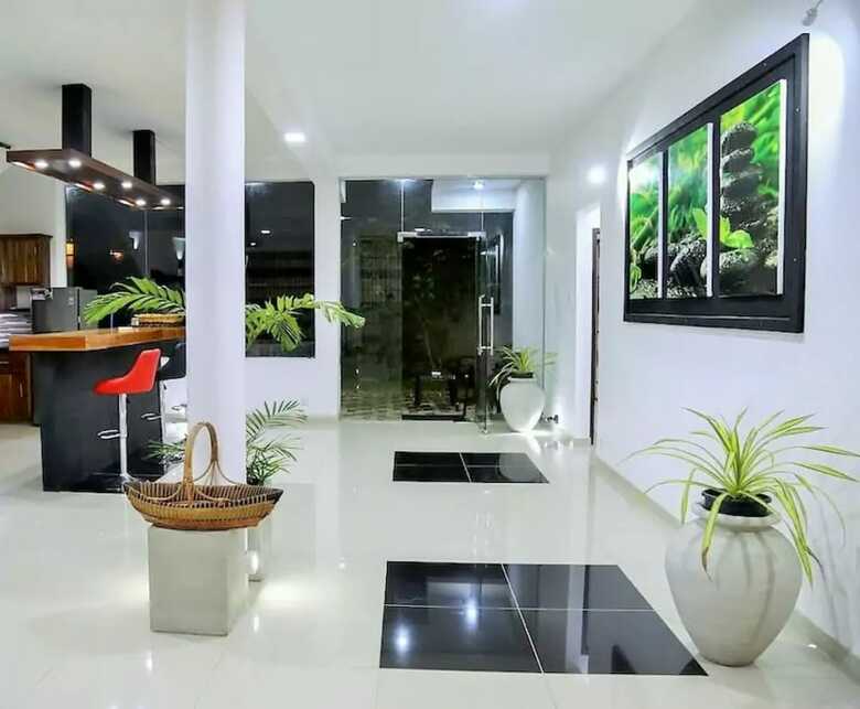Villa Perennial Home