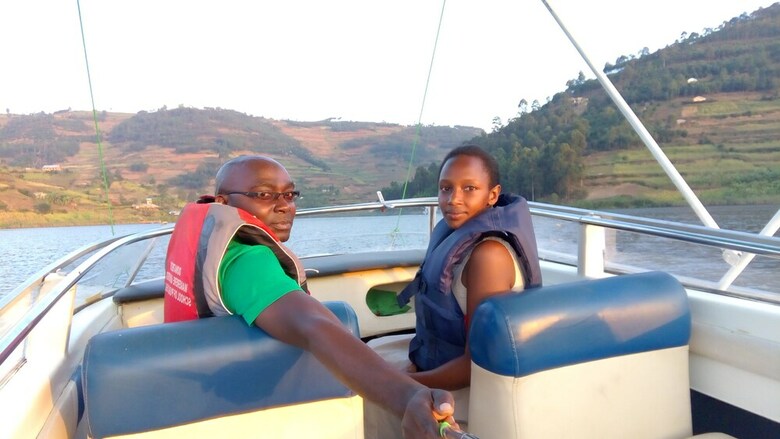 Posada Lake Bunyonyi Rock Resort