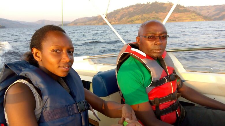 Posada Lake Bunyonyi Rock Resort