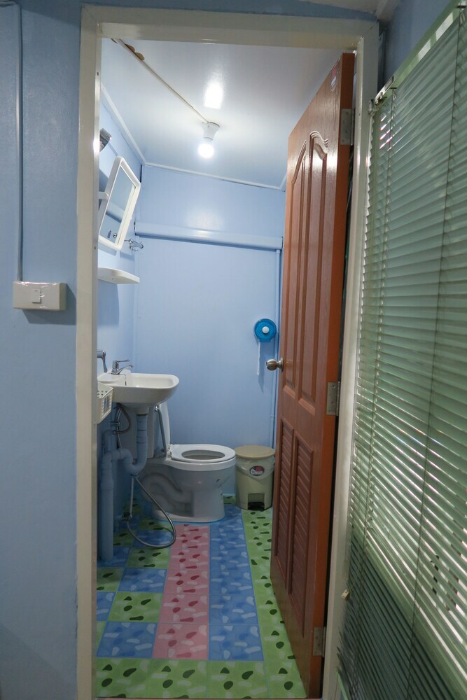 Hostal Red Lips Hostel