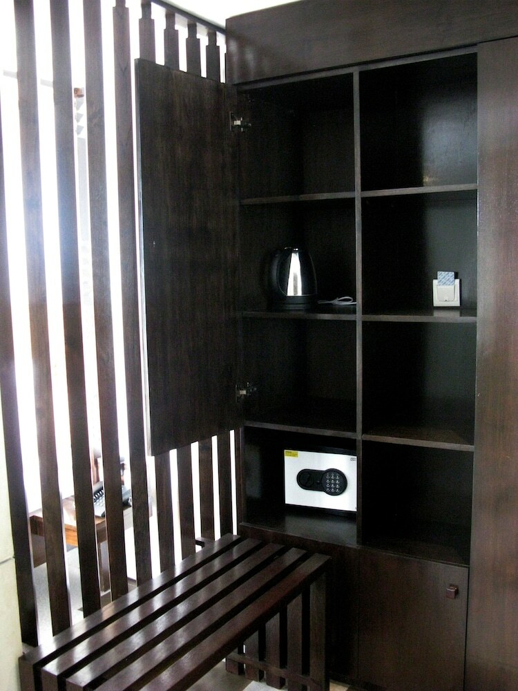 Anshel Hotel