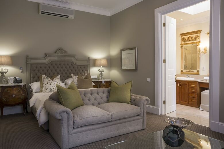 Fairlawns Boutique Hotel And Spa
