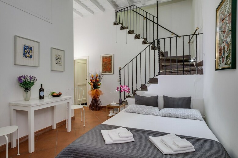 Navona Inn Apartments
