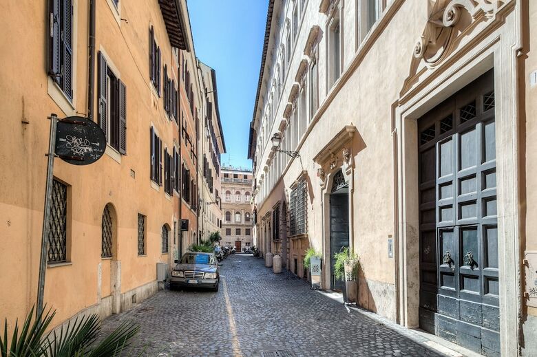 Navona Inn Apartments