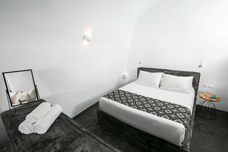 Hotel Elysian Santorini
