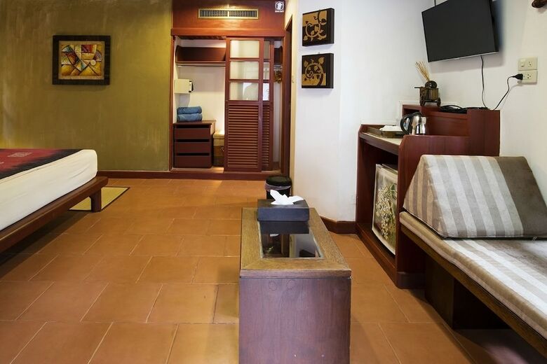 Hotel Bangtao Beach Chalet