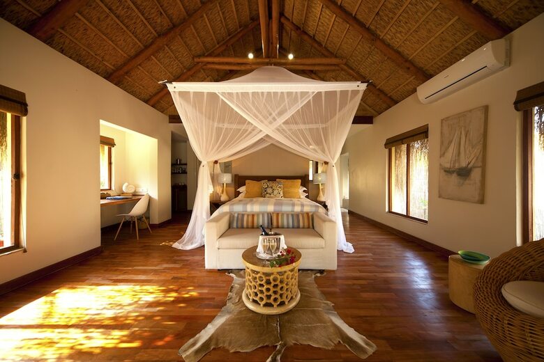Hotel Azura Benguerra Island