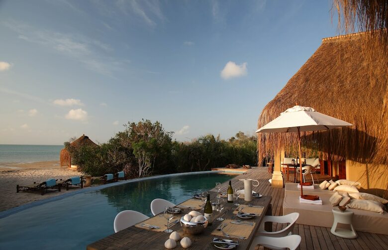 Hotel Azura Benguerra Island