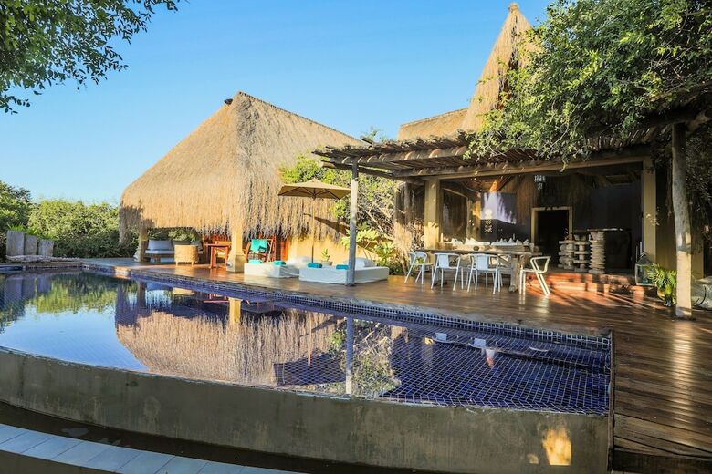 Hotel Azura Benguerra Island