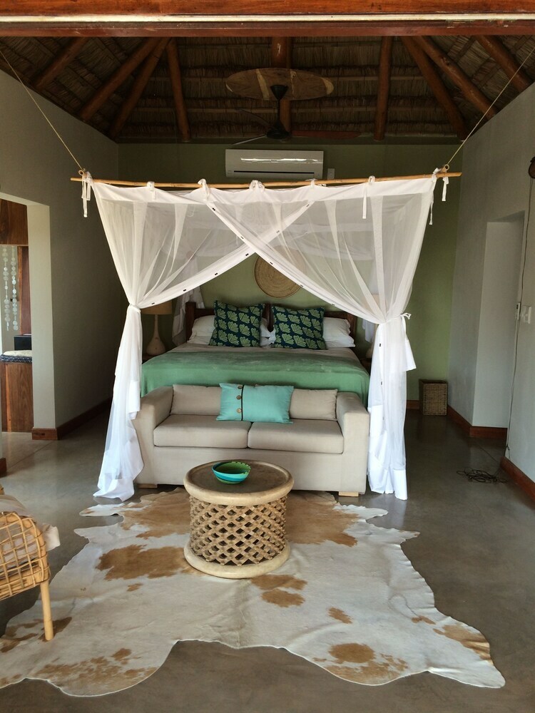 Hotel Azura Benguerra Island