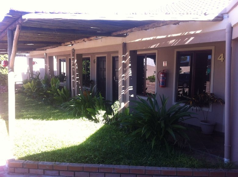 Hotel Khwee Sands Lodge