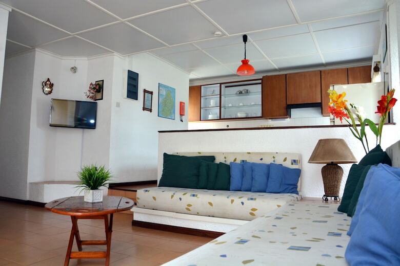 Apartamentos La Pointe Villas