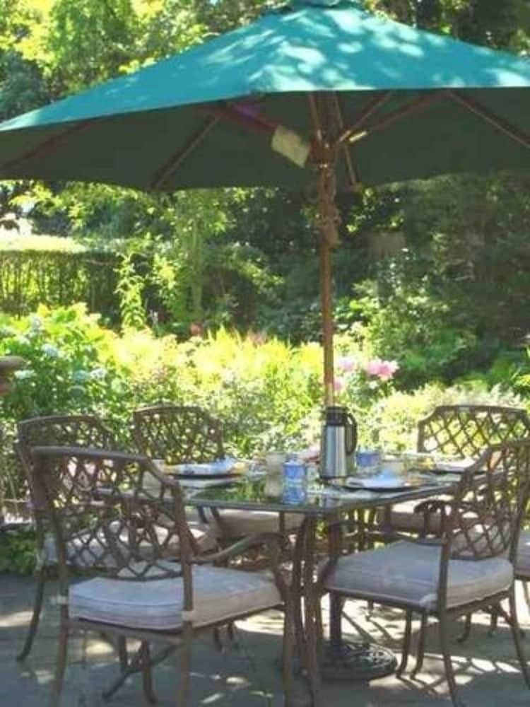 Bed & Breakfast A Butler's Manor