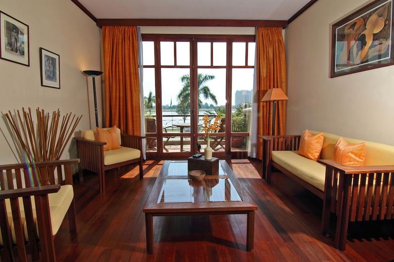 Amanjaya Pancam Suites Hotel