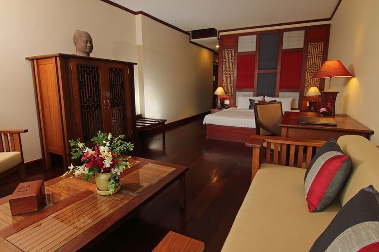 Amanjaya Pancam Suites Hotel