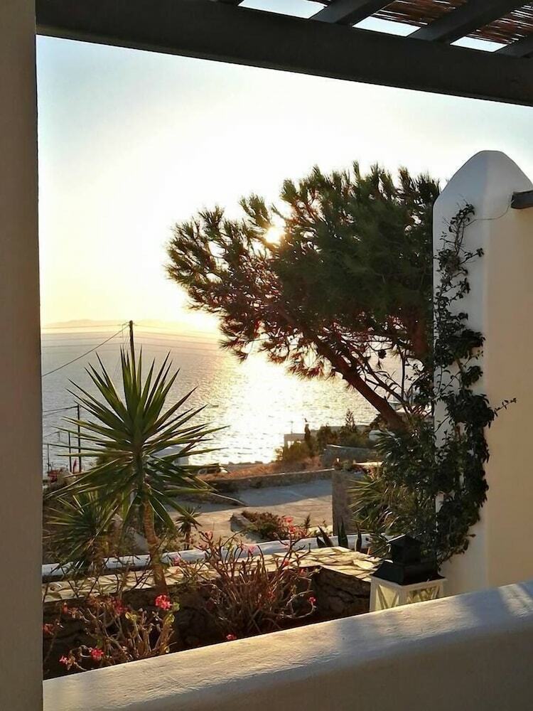Hotel Bellou Suites