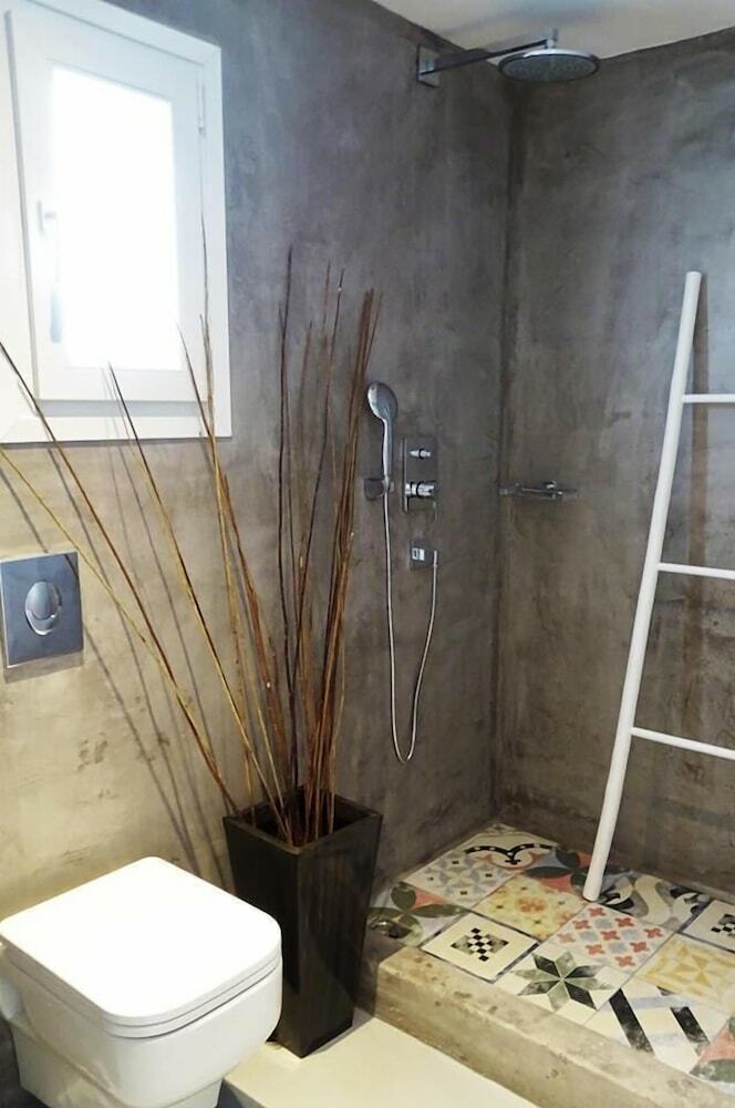 Hotel Bellou Suites