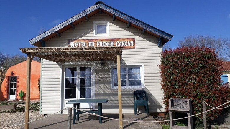 Les P'tites Maisons Dans La Prairie