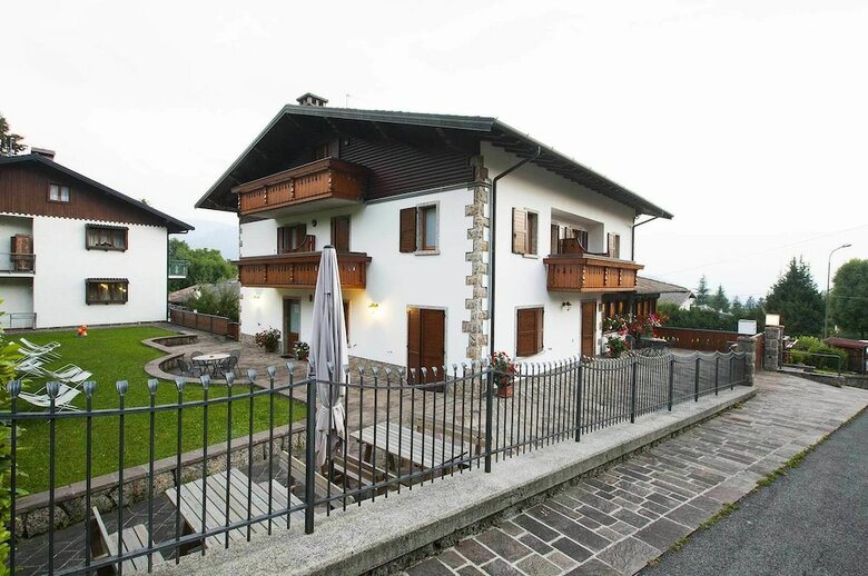 Hotel Albergo Max Meubl�