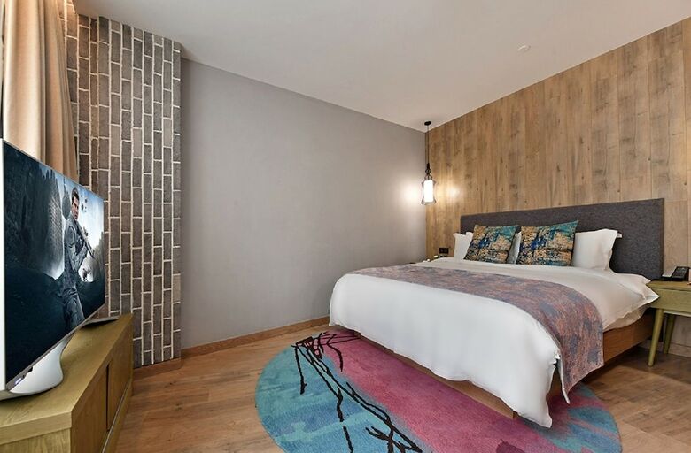 Mehood Lestie Hotel