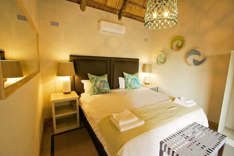 Posada Shearwater Explorers Village