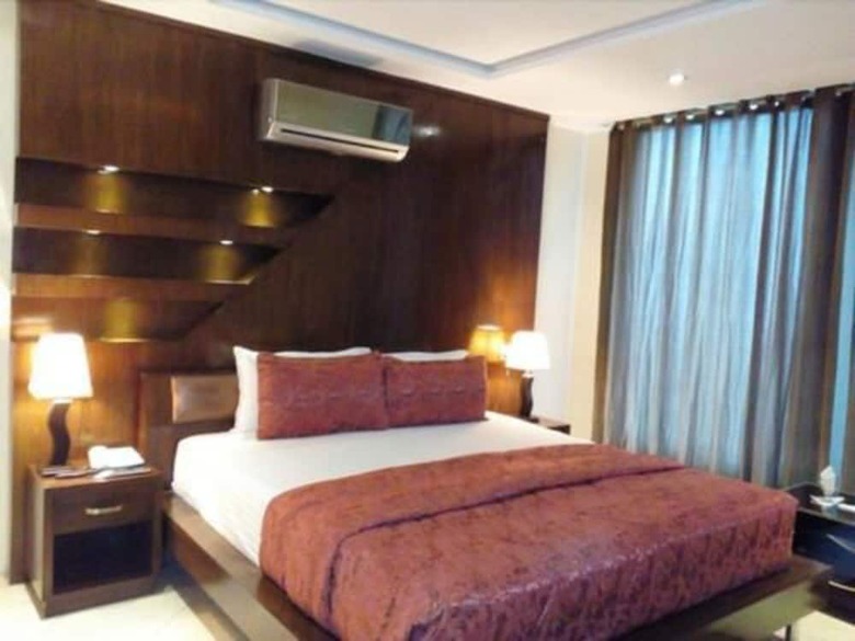 Bling Hotel International