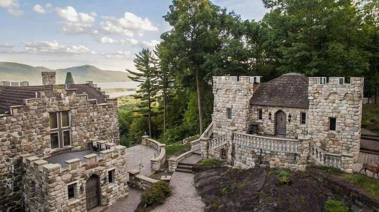 Highlands Castle