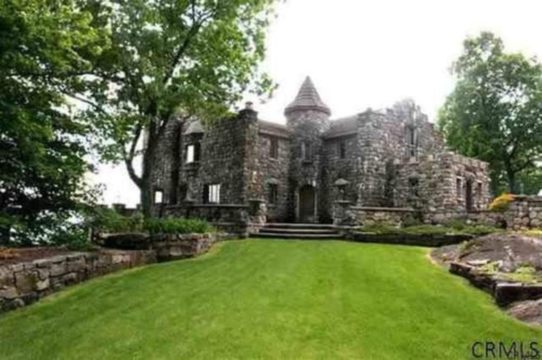 Highlands Castle