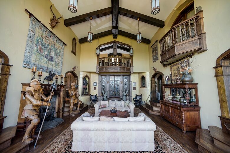 Highlands Castle