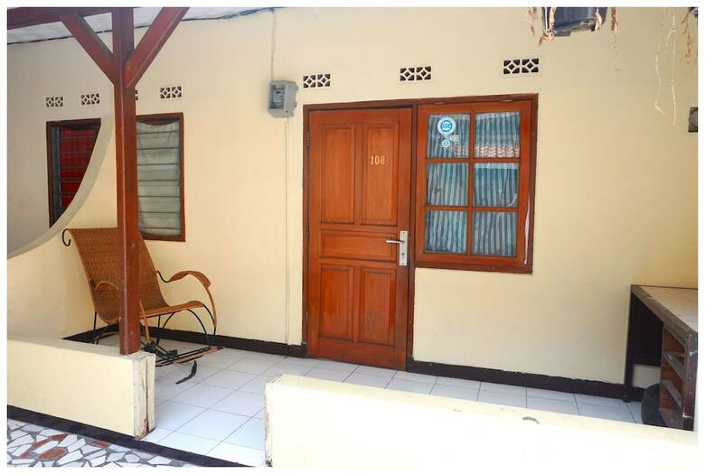 Hostal Budi House & Food Station
