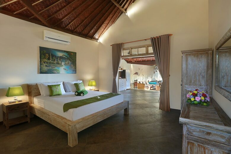Breezy Point Villas