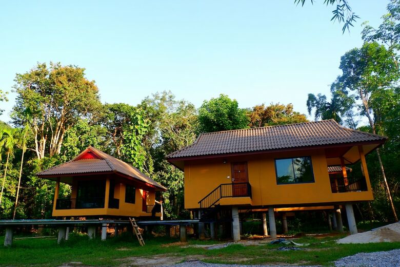 Hotel Art's Riverview Lodge