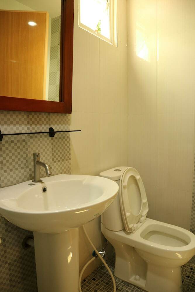 Hostal Ea Apartelle - Metro Vigan