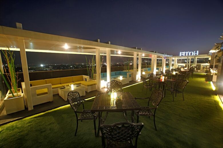 Hotel Ln Courtyard