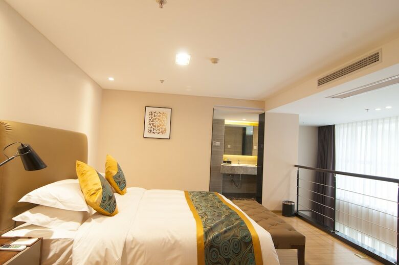 Aparthotel Home Plus Suite Hotel And Apartment