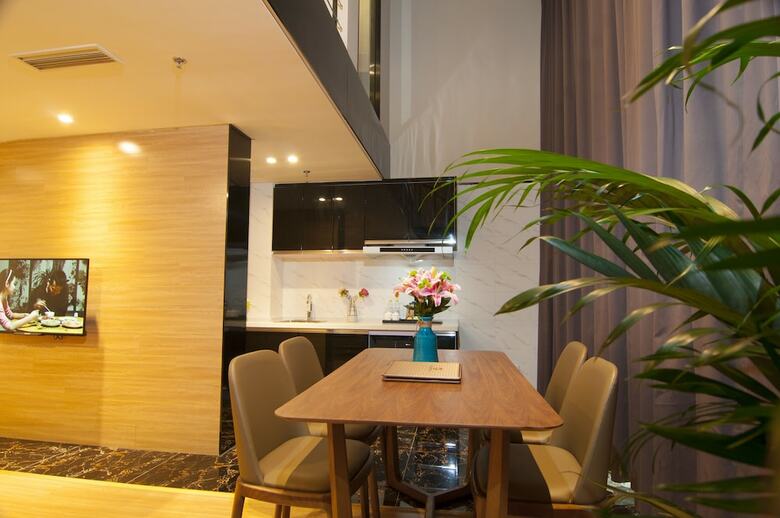 Aparthotel Home Plus Suite Hotel And Apartment