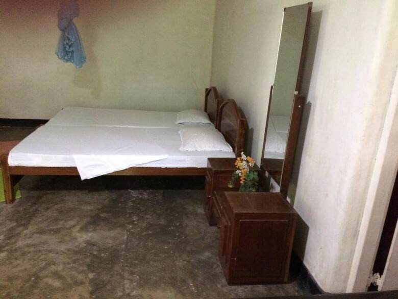 Hotel Weeragiri Homestay