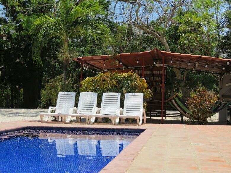 Hotel Cabinas Diversion Tropical